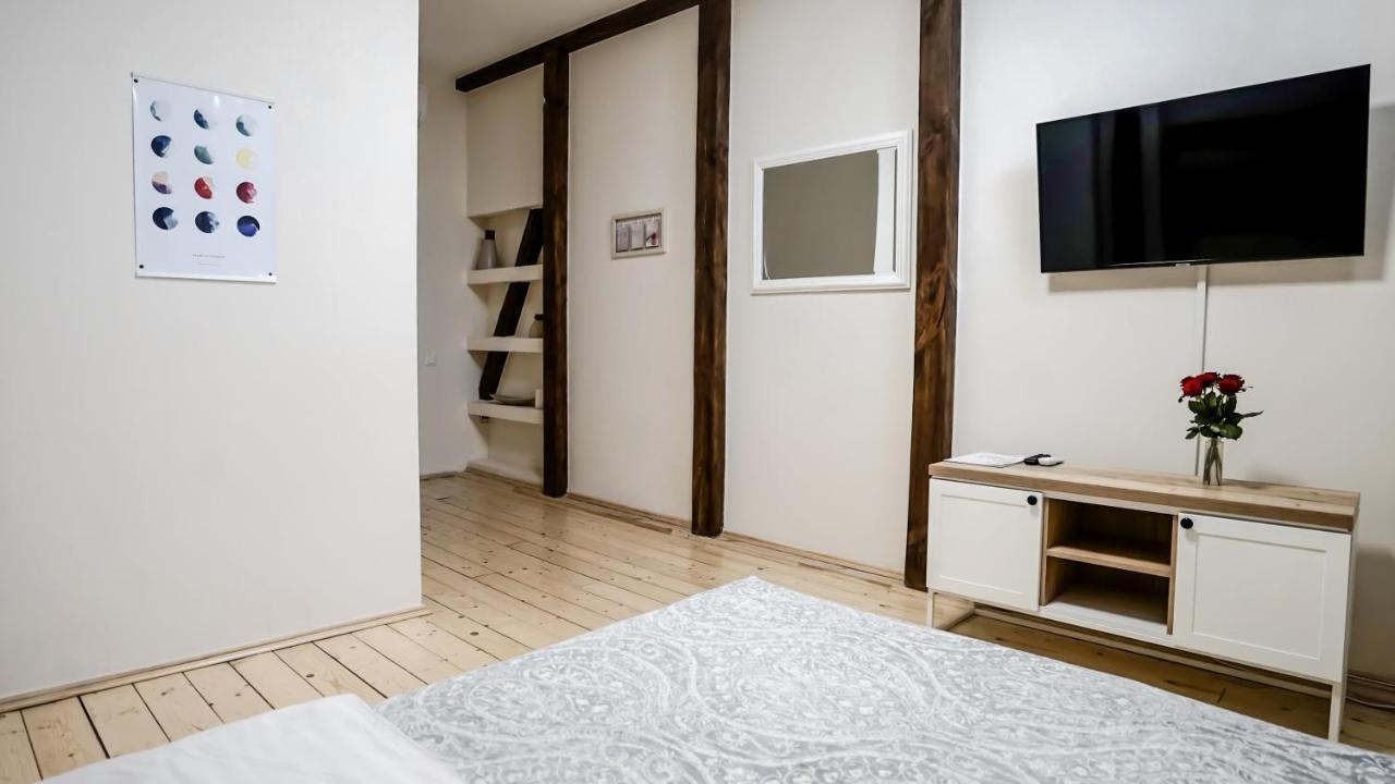 Hotel N°10 Lviv Exterior photo